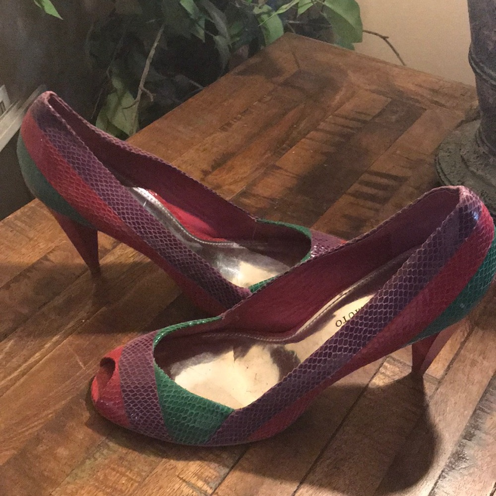 Vince Camuto Multi colored snakeskin leather heel
